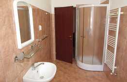 Apartament 4 camere, 105 mp, mobilat modern, zona Centrala