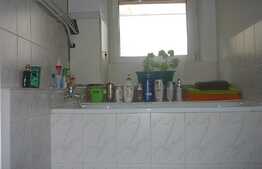 3 camere, 62 mp, parcare, terasa 40 mp, boxa, zona Casa de Cultura