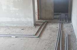 Apartament cu 2 camere, 56 mp, semifinisat! Zona strazii Eroilor!