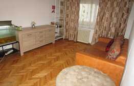 Apartament 3 camere, 70 mp, decomandat, zona Piata Cipariu