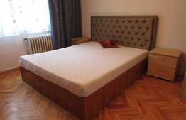 Apartament 3 camere, 70 mp, decomandat, zona Piata Cipariu