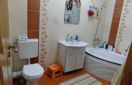 Apartament la prima inchiriere, 3 camere, 57 mp, parcare! Zona strazii Eroilor!