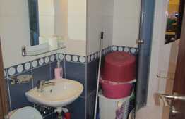 De vanzare apartament 3 camere, 76 mp, boxa, zona strazii Scortarilor