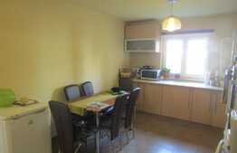De vanzare apartament 3 camere, 76 mp, boxa, zona strazii Scortarilor