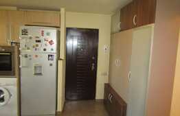 De vanzare apartament 3 camere, 76 mp, boxa, zona strazii Scortarilor