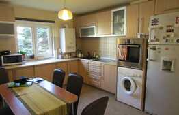 De vanzare apartament 3 camere, 76 mp, boxa, zona strazii Scortarilor