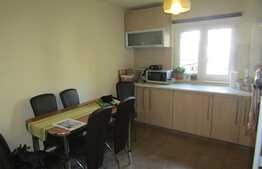De vanzare apartament 3 camere, 76 mp, boxa, zona strazii Scortarilor
