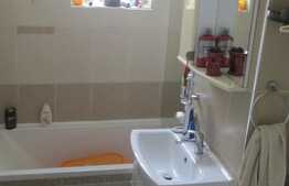 De vanzare apartament 2 camere, 49 mp, boxa, zona Profi