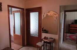 Apartament 3 camere, 67 mp, decomandat, boxa subsol, garaj, zona Clabucet