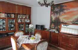 Apartament 3 camere, 67 mp, decomandat, boxa subsol, garaj, zona Clabucet