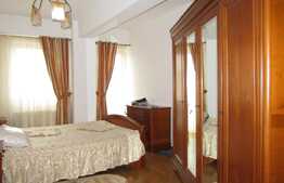 Apartament 3 camere, 90 mp, prima inchiriere, terasa 12 mp, parcare, zona Dorobantilor