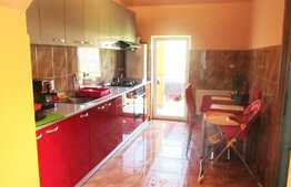 De vanzare 2 camere, 51 mp, decomandat! Parcare cu CF! Zona strazii Porii!