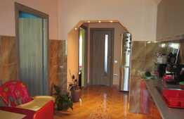 De vanzare 2 camere, 51 mp, decomandat! Parcare cu CF! Zona strazii Porii!