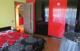 De vanzare 2 camere, 51 mp, decomandat! Parcare cu CF! Zona strazii Porii!