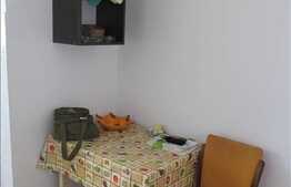 Apartament de inchiriat in zona aleii Peana, 2 camere semidecomandate, 55 mp.