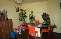 Apartament de vanzare cu 2 camere, 54 mp! Zona strazii Florilor!