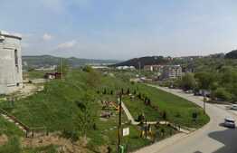 De vanzare 2 camere, 38 mp, balcon! Zona Vivo!