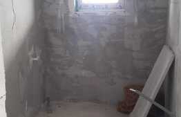 2 camere, 50 mp, semifinisat, terasa 27 mp, parcare, zona Terapia