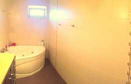 Apartament 3 camere, 98 mp, boxa, zona Golden Tulip