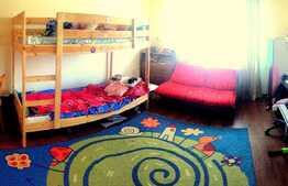 Apartament 3 camere, 98 mp, boxa, zona Golden Tulip