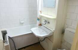 Garsoniera 28 mp, balcon, zona Grigore Alexandrescu, etaj intermediar