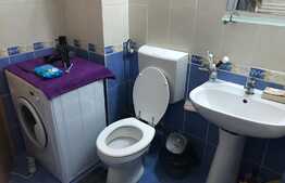 De vanzare apartament 2 camere, 42 mp, decomandat, zona Petrom