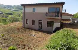 Casa individuala de 120 mp utili, teren de 700 mp! Zona linistita!