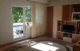 Apartament 3 camere, 65 mp, decomandat, zona strazii Plopilor