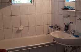 Apartament 3 camere, 65 mp, decomandat, zona strazii Plopilor