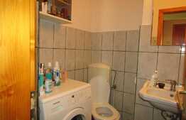 Apartament 3 camere, 64.8 mp, decomandat, parcare, boxa, zona strazii Meteor