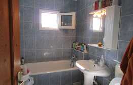 Apartament 3 camere, 64.8 mp, decomandat, parcare, boxa, zona strazii Meteor