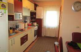 Apartament 3 camere, 64.8 mp, decomandat, parcare, boxa, zona strazii Meteor