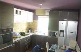 Apartament 3 camere, 67 mp, boxa, zona Pritax