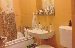 De vanzare apartament 3 camere, 70 mp, zona Petrom