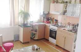 De vanzare apartament 3 camere, 70 mp, zona Petrom