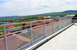 Apartament 5 camere, 205 mp, decomandat, 2 terase, parcare, zona Oncos