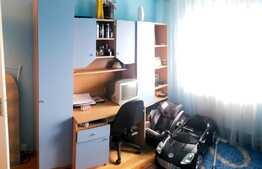 Daca vrei un apartament decomandat cu 3 camere si 2 bai in Zorilor...