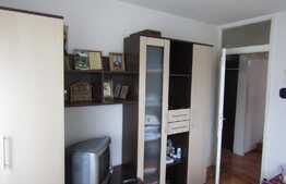 Daca vrei un apartament decomandat cu 3 camere si 2 bai in Zorilor...