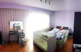 Daca vrei un apartament decomandat cu 3 camere si 2 bai in Zorilor...