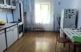 Apartament 3 camere, 77 mp, decomandat, boxa, zona Hasdeu