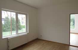 Casa cu 3 unitati locative, 180 mp, teren 777 mp, front 24 ml