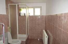 Casa cu 3 unitati locative, 180 mp, teren 777 mp, front 24 ml