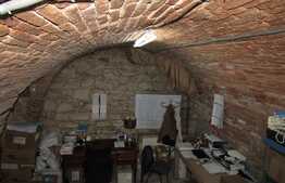 Casa 190 mp cu teren de 676 mp, front 15, zona centrala