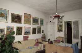 Casa 190 mp cu teren de 676 mp, front 15, zona centrala