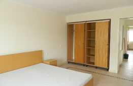 Apartament 3 camere, 90 mp, garaj, parcare, gradina 300 mp, zona Grand Hotel Italia