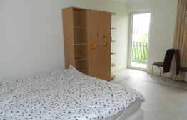 Apartament 3 camere, 90 mp, garaj, parcare, gradina 300 mp, zona Grand Hotel Italia