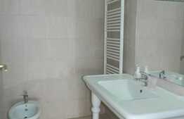 Apartament 3 camere, 90 mp, garaj, parcare, gradina 300 mp, zona Grand Hotel Italia