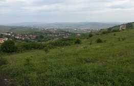 Teren 2900 mp, front 13.9 ml, zona linistita de case