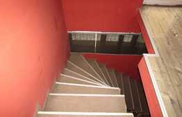 De vanzare apartament de 3 camere, 84 mp, parcare! Zona strazii Florilor!