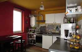 De vanzare apartament de 3 camere, 84 mp, parcare! Zona strazii Florilor!